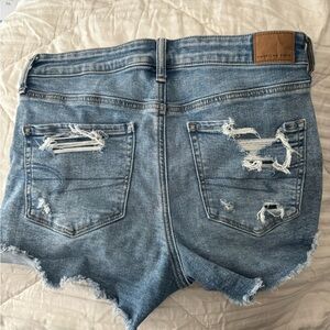 Size 6 mid rise Jean shorts! American eagle. Great condition